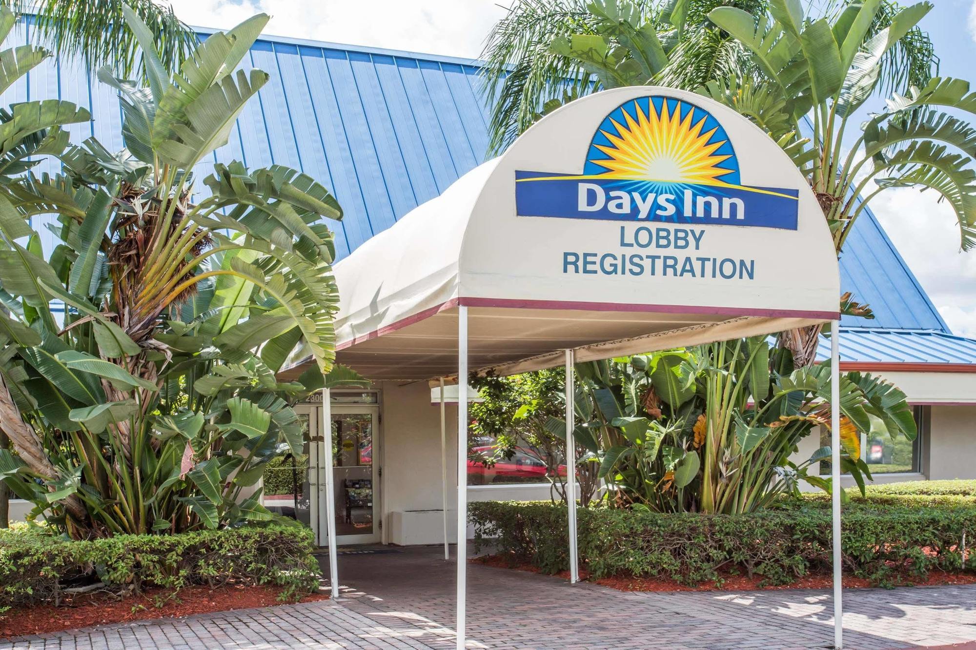Days Inn By Wyndham West Palm Beach Exterior photo