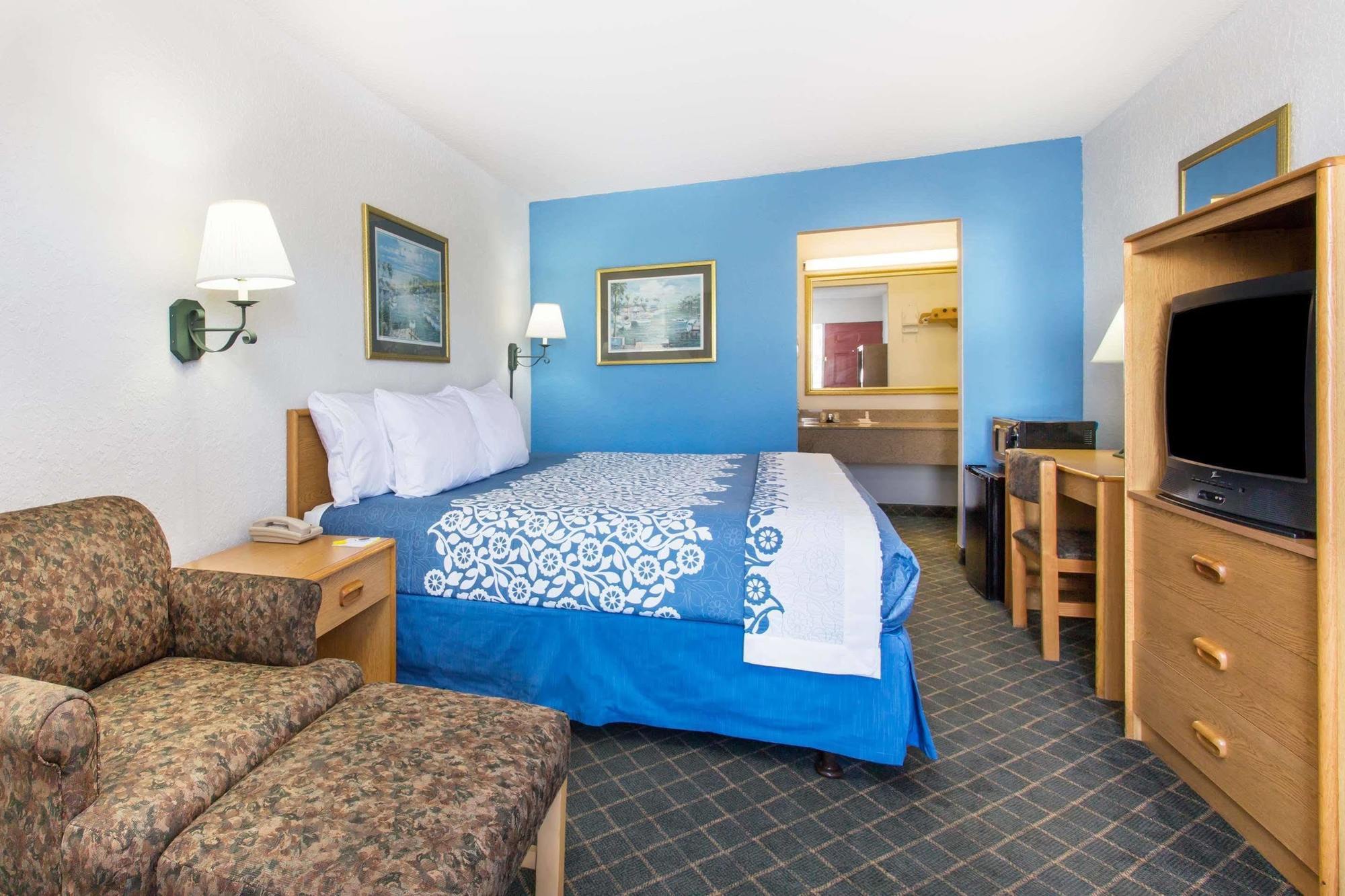 Days Inn By Wyndham West Palm Beach Exterior photo